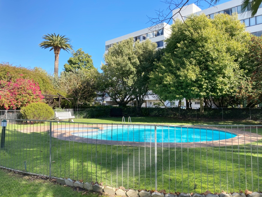 To Let 2 Bedroom Property for Rent in Claremont Upper Western Cape
